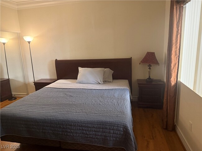 Building Photo - 220 E Flamingo Rd Unit 208