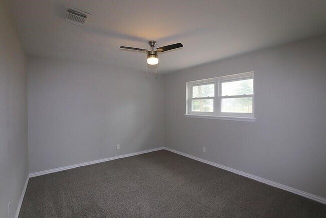 Photo - 511 Rosewood Dr