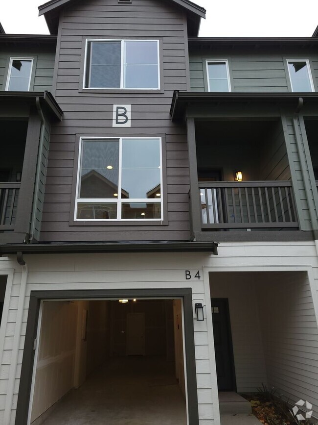 Building Photo - Mill Creek Townhome