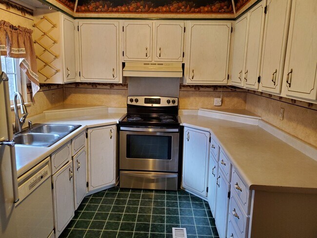 Photo - 599 E Ash St