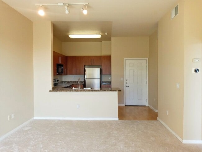 Photo - 1060 S Third St