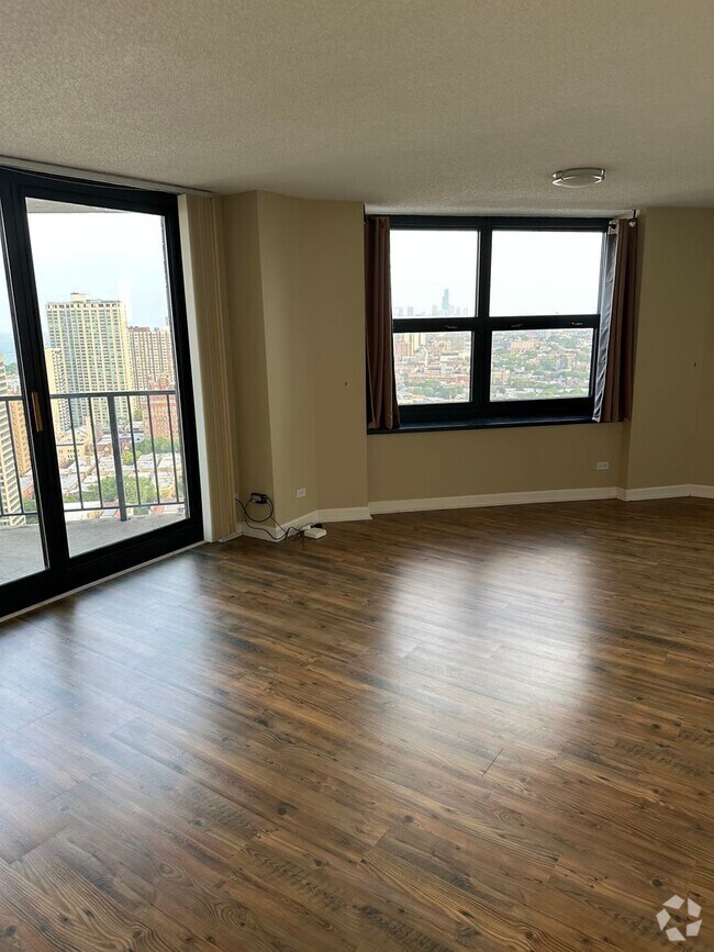 Building Photo - Amazing views from this 31st floor 1bed on... Rental