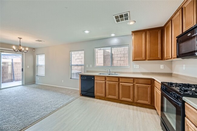 Photo - 535 Primrose Hill Ave