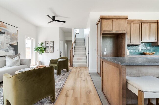 Photo - 1005 N Kelham Ave