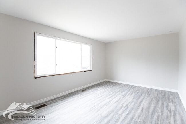 Photo - 18 Taylor Ave Unité 2