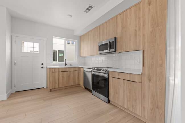 Photo - College Oak Townhomes