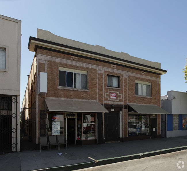 Apartamentos en 1049-1055 Pine Ave