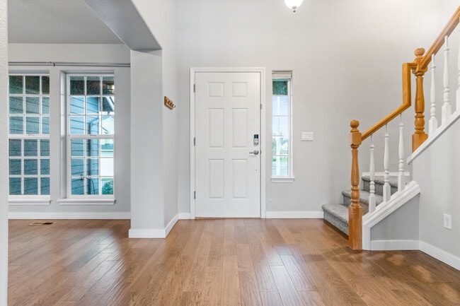 Photo - 2851 Cleveland Ave NW