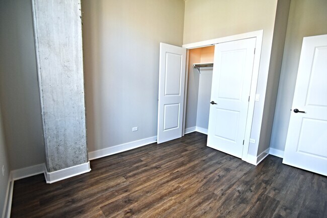 Photo - 3833 N Broadway Unit 615