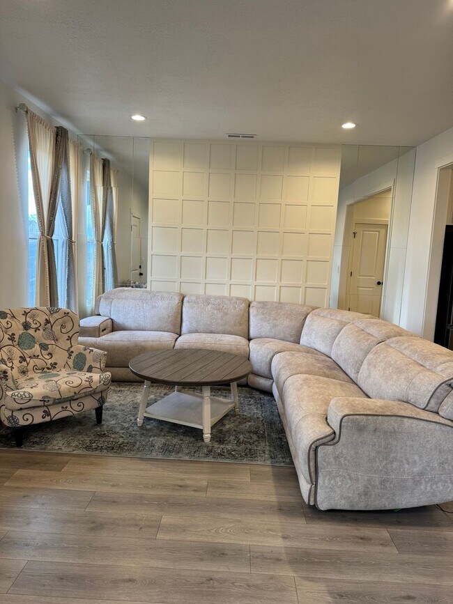 Photo - Gorgeous Home in Daybreak!!!