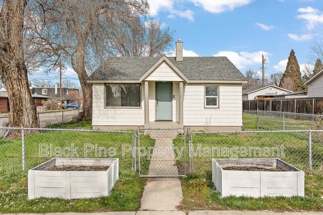 Building Photo - 6132 Everett Rental