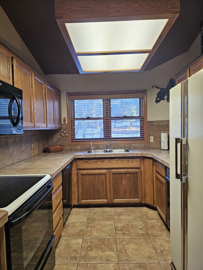 Photo - 2327 Rainbow Ln