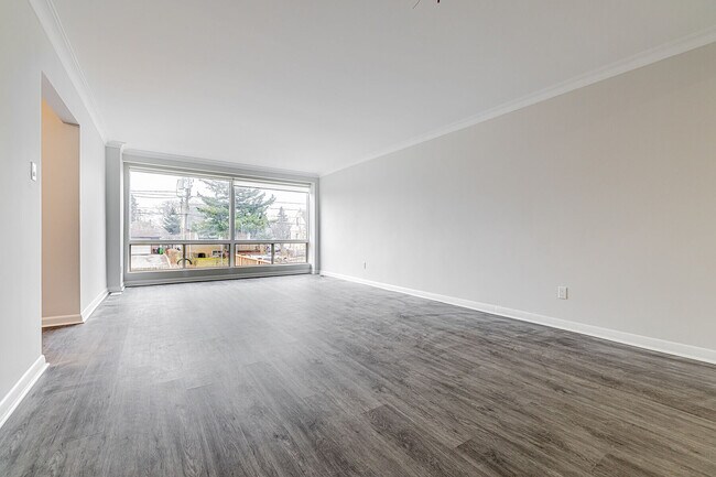 Photo - 72 Winston Park Blvd