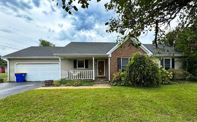 Building Photo - 181 Saddlebrook Way