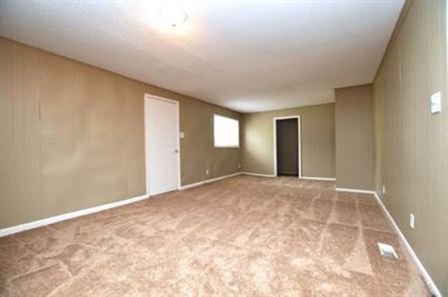 Photo - 1716 Charlton St