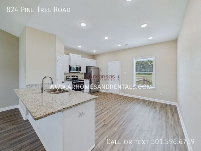 Photo - 824 Pine Tree Rd