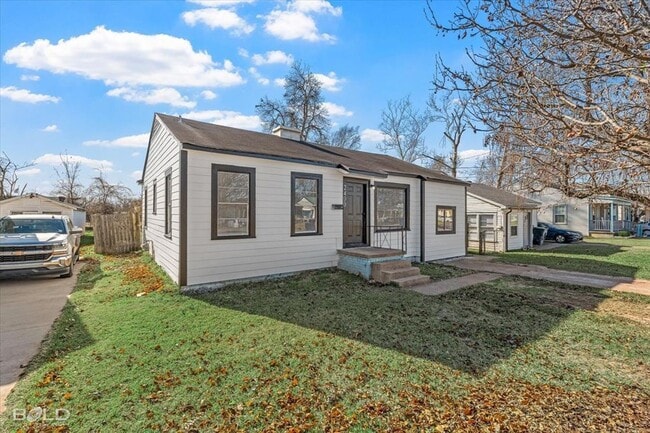 Photo - 2400 Broadway Dr