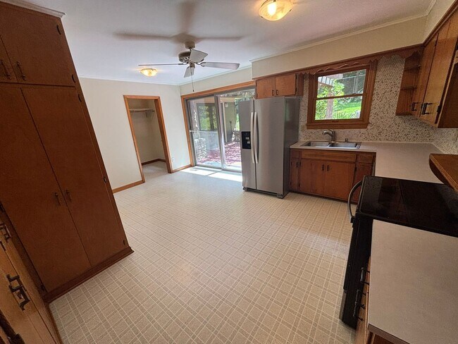 Photo - 1054 N Eva Ave
