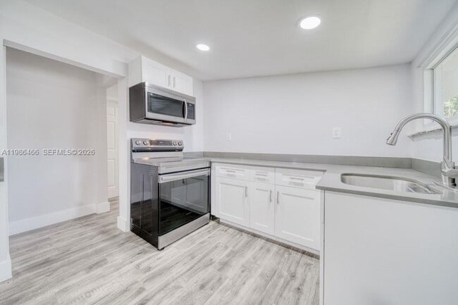 Photo - 3353 SW 23rd Terrace Unidad 3355