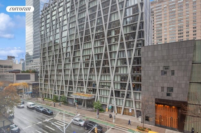 Photo - 155 W 68th St