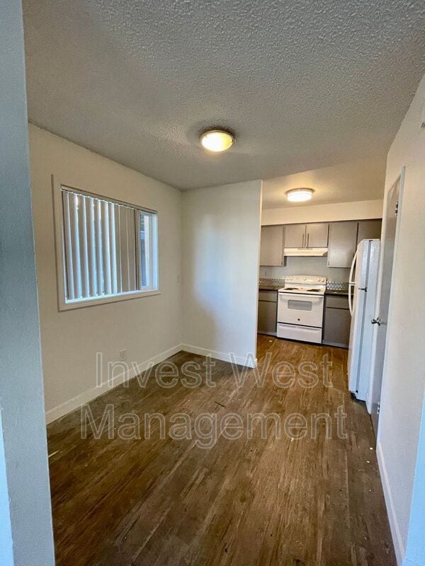 Photo - 1940-1933 33rd Ave Unit 05