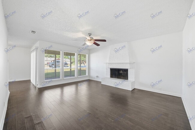 Photo - 1736 Brown Trail