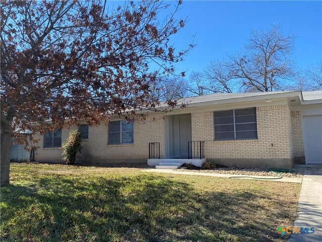 Building Photo - 706 Forest Dr