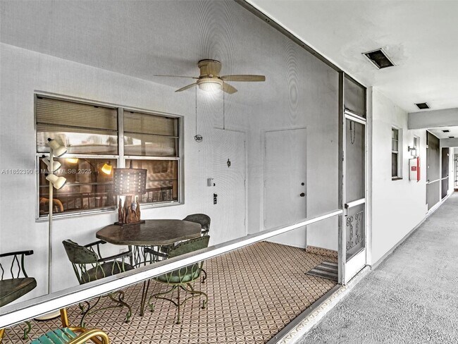 Photo - 541 Blue Heron Dr Unit 307