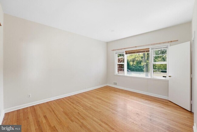 11317 College View Dr