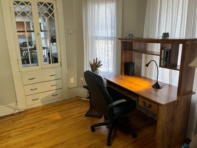 Photo - 427 Hamilton St Unit FURNISHED  2