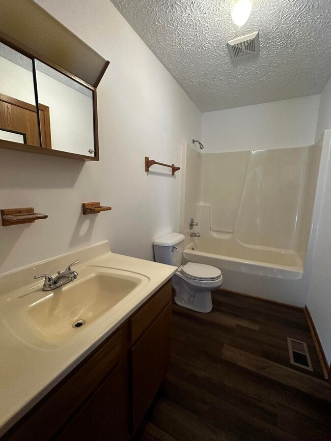 Photo - 106 Sharon Dr