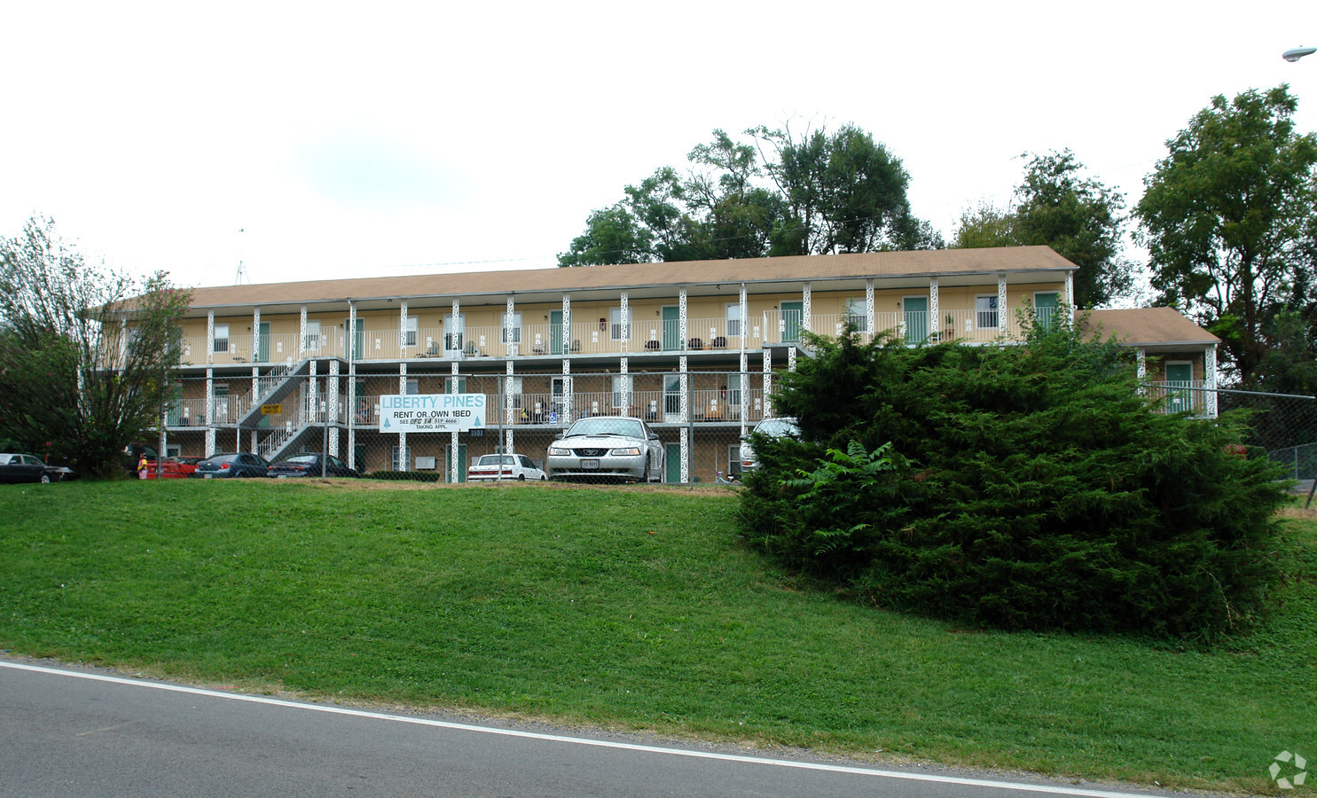 Liberty Pines - Liberty Pines Apartments