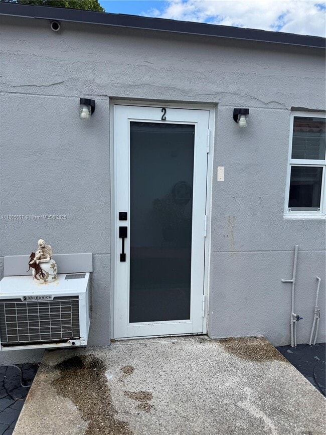 Photo - 1625 Dewey St Unit 2
