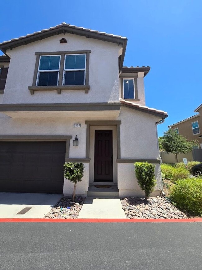 Building Photo - 3-Bedroom Home in Gated Community with Mod...