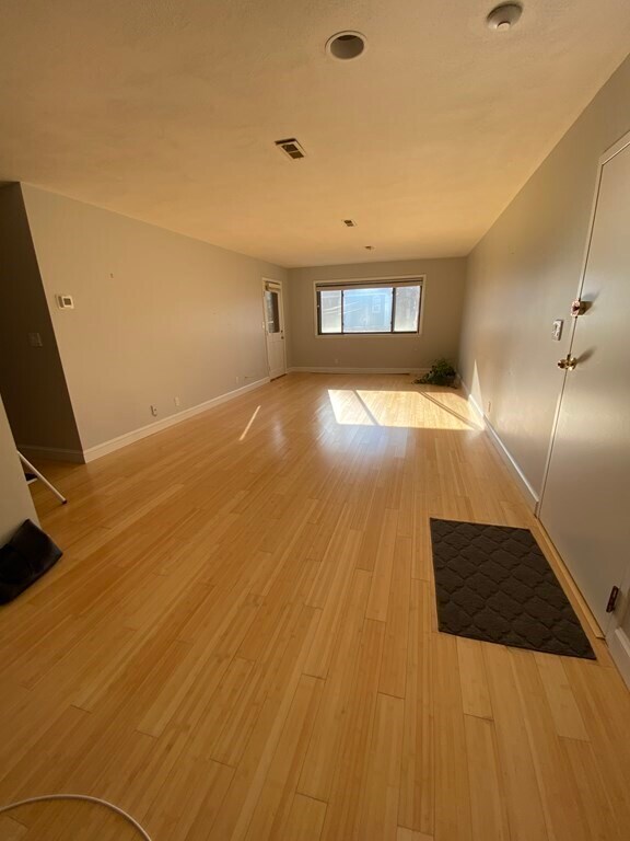 Photo - 925 E 2nd St Unit 7