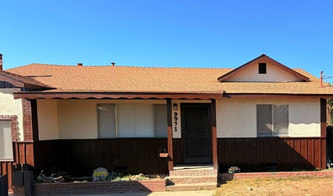 Building Photo - 2 WEEKS FREE RENT November Special