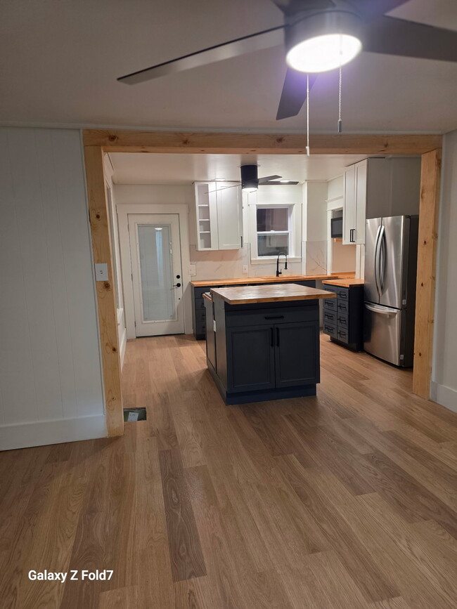 Photo - 5209 Warren Ave