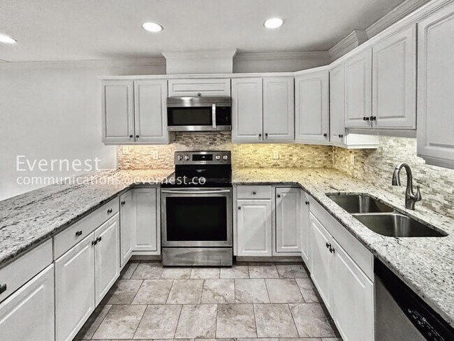 Photo - 438 The North Chace