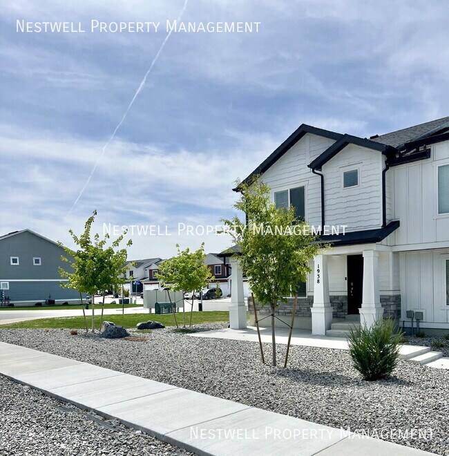 Photo - 1938 N Blue Iris Ave