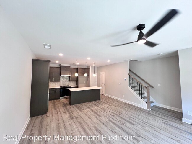 Photo - 3 br, 2.5 bath House - 2426 Lakeshore Lane