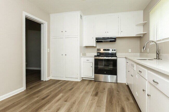 Photo - 5220 Seaspray Ave