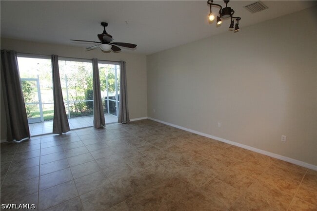 1056 Hampton Cir