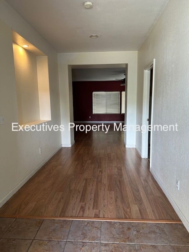 Photo - 3564 Santiago Ave