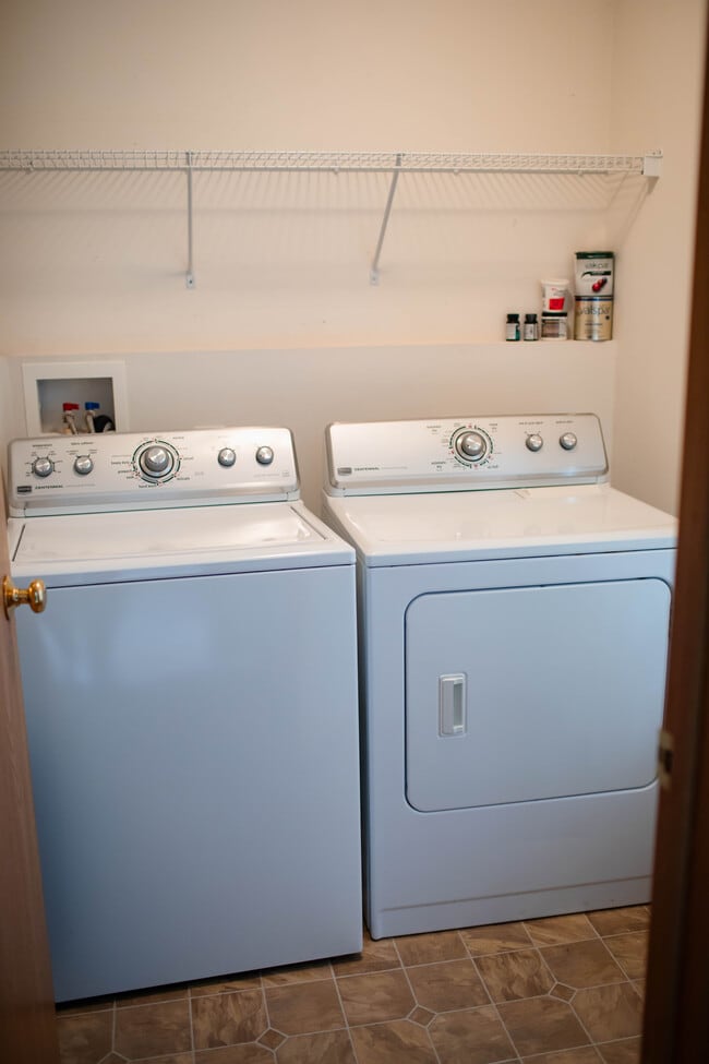 Photo - 5502 Poolbeg St