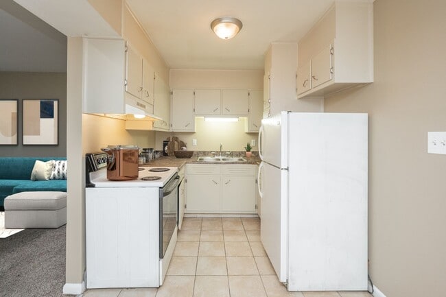 Photo - Altamont Cliffs