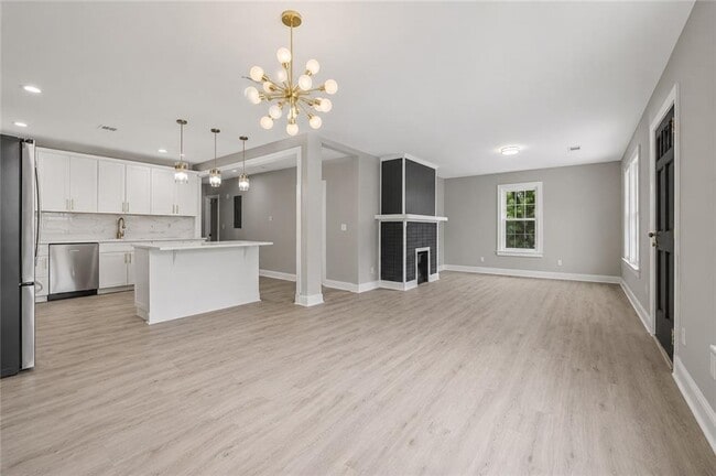 Photo - 1658 Temple Ave