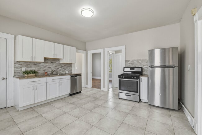 Photo - 233 Maple St