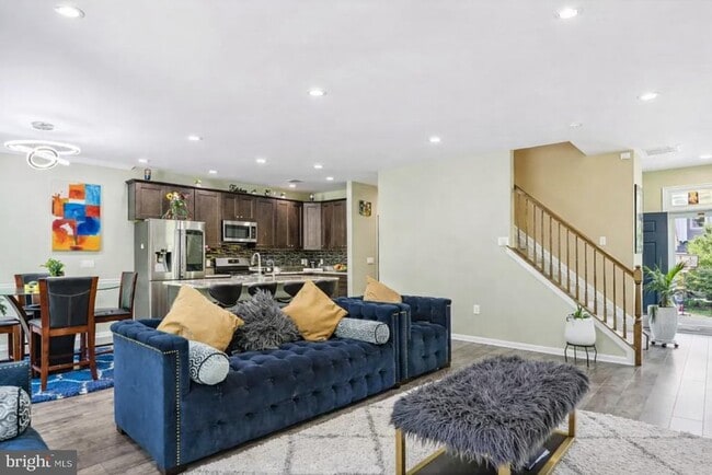 Building Photo - 206 Shields Ct