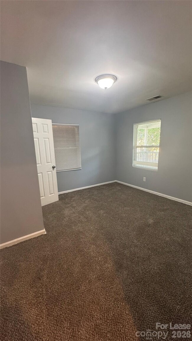 Photo - 910 Cantwell St