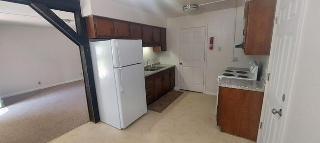 Photo - 9015 Midway Dr